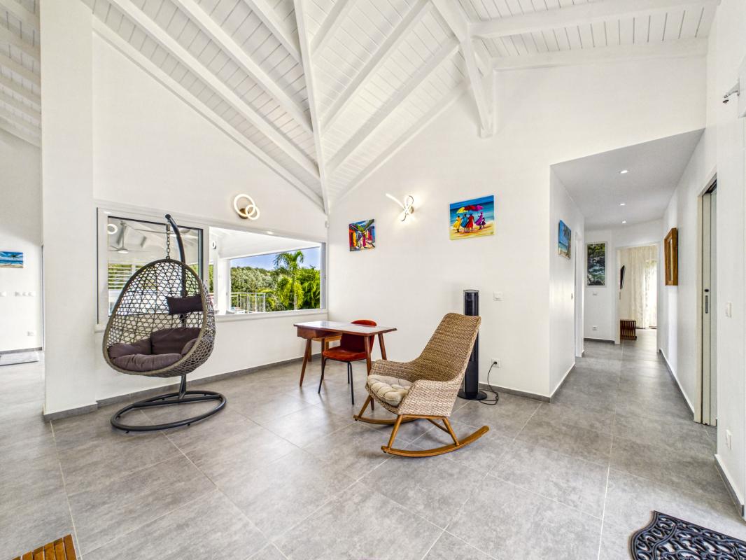 26.Location villa piscine Saint François Guadeloupe_Espace bureau